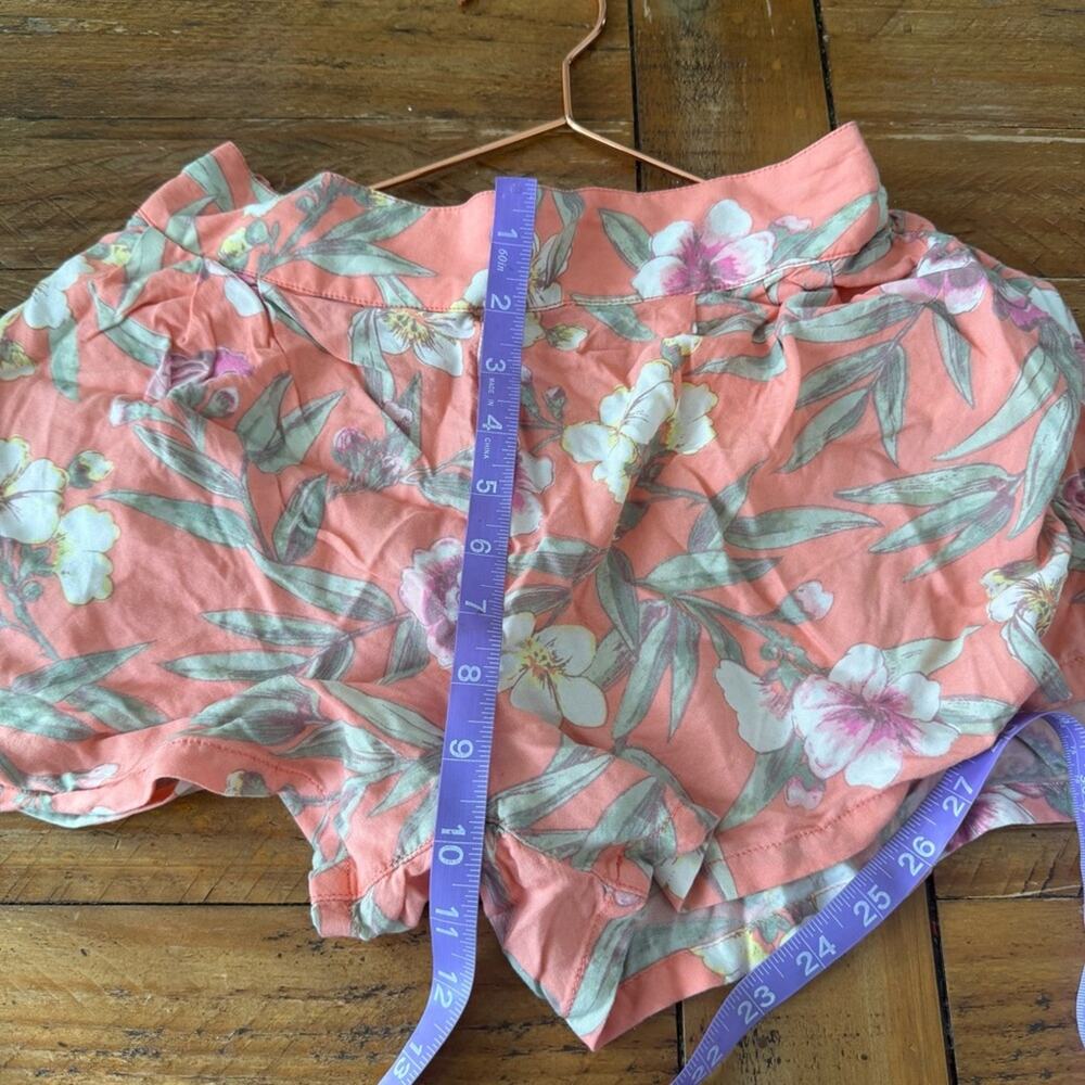 American Eagle Outfitters pull on Floral Coral Shorts - Picture 6 of 8